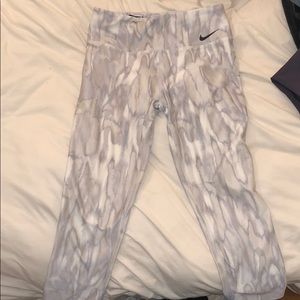 Nike cropped dri-fit leggings